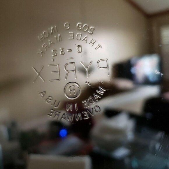 VINTAGE PYREX 9" amber #209 Brown D- 32 Pie Plate/Pan Ovenware USA - Picture 3 of 12